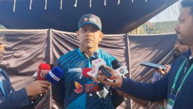 বাংলাদেশের ব্যাটিং ধসকে ‘দুর্ঘটনা’ বললেন নির্বাচক রাজ্জাক 