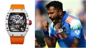 ১৫ কোটি রুপির ঘড়ি হাতে মাঠে হার্দিক