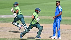 দলীয় ১০০ করতে পাকিস্তান খেললো ১৫৩ বল