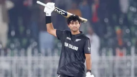 মাহমুদউল্লাহর হাত ফসকালো, রাচিনের ক্যাচ ধরলেন ইমন