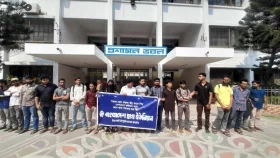 পরিবহন খাত সংস্কারসহ তিন দফা দাবিতে ইবিতে মানববন্ধন