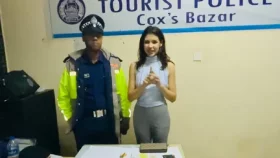 কক্সবাজারে এসে হারিয়ে ফেলা রাশিয়ান নাগরিকের মানিব্যাগ উদ্ধার করল পুলিশ