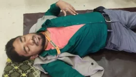 সংবাদ প্রকাশের জেরে সন্ত্রাসীদের হামলায় শিকার সাংবাদিক