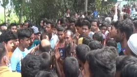 চাকরির পরীক্ষায় যাচ্ছিলেন চাচা-ভাতিজি, সড়কে মৃত্যু