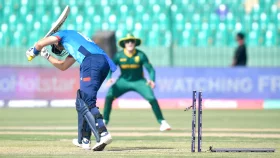 ১৭৯ রানে শেষ ইংল্যান্ড, ম্যাচ শেষের আগেই সেমিতে প্রোটিয়ারা