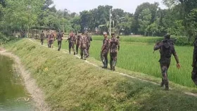 ফের সীমান্তে কাঁটাতারের বেড়া, মুখোমুখি বিজিবি-বিএসএফ