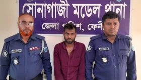 গণধর্ষণের মূলহোতাকে পুলিশে দিল জনতা