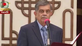 উপদেষ্টা হিসেবে শপথ নিলেন সি আর আবরার