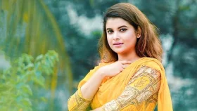ফটোকার্ড শেয়ার করে প্রশ্ন তুললেন শবনম ফারিয়া