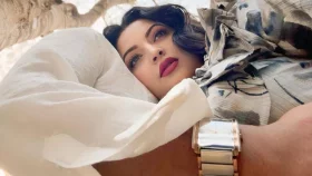 ভালোবাসার মানুষের বুকে পরীমণি