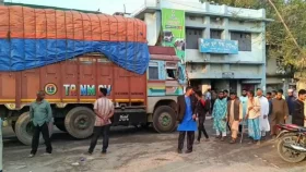 হিলি স্থলবন্দরে কমেছে ছোলার দাম