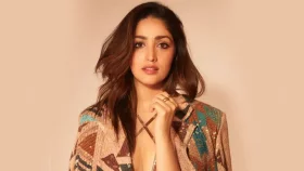 ভালোবাসায় আপ্লুত নায়িকা