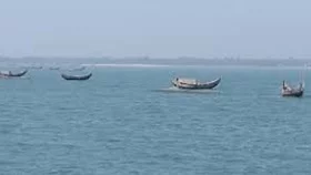 ধরে নিয়ে যাওয়া ৫৬ বাংলাদেশি জেলেকে ছেড়ে দিয়েছে মিয়ানমার নৌবাহিনী