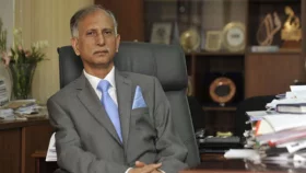 আ আ ম স আরেফিন সিদ্দিকের শারীরিক অবস্থার উন্নতি নেই