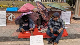 সচিবালয়ের সামনে অনশনে বসবেন ২ রাবি শিক্ষার্থী
