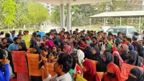 হল প্রভোস্টের মানহানির প্রতিবাদে প্রশাসনিক ভবনে তালা
