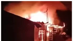 নোয়াখালীতে আগুনে পুড়ল  ৬ দোকান