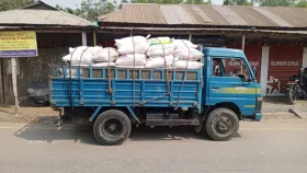 সুন্দরগঞ্জে পিকআপ ভর্তি চাল জব্দ