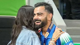 ‘সবাই চায় পরিবারের সঙ্গে থাকতে’ –বোর্ডের সিদ্ধান্তের বিরুদ্ধে সরব কোহলি