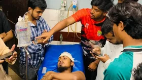 ব্রাহ্মণবাড়িয়ায় মাইক্রোবাস চালকদের হামলায় ৩ ছাত্র প্রতিনিধি আহত