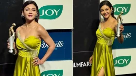 ফিল্মফেয়ারে &lsquo;ট্র্যাডিশনাল কুইন অব দ্য ইয়ার&rsquo; জয়া