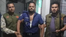কর্মীদের ছাড়িয়ে নিতে বিএনপি নেতার নেতৃত্বে থানায় হামলা, পুলিশসহ আহত ৭