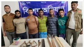 সাভারে ডাকাতির সরঞ্জামাদিসহ ৫ ডাকাত আটক