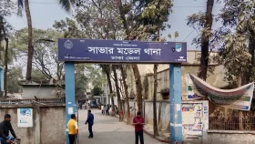 &lsquo;ভুয়া&rsquo; সন্দেহে আসল পুলিশ আটক, মোটরসাইকেল ভাঙচুর