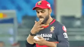 বলে লালা মেশানো চালু হচ্ছে আইপিএলে, আসছে দ্বিতীয় বলের আইন