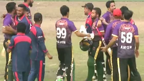 ক্যাচ মিসে ম্যাচ মিস অগ্রণীর