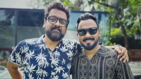 পলাশে মুগ্ধ অংশু