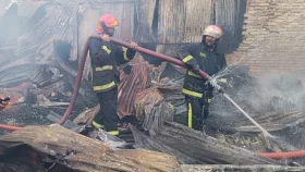 রামপুরায় সিএনজি গ্যারেজের আগুন নিয়ন্ত্রণে