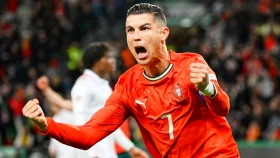 গোল মিসের পর গোল করে পর্তুগালকে সেমিতে তুললেন রোনালদো