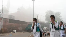 বায়ুদূষণে শীর্ষে দিল্লি, ঢাকা তৃতীয়