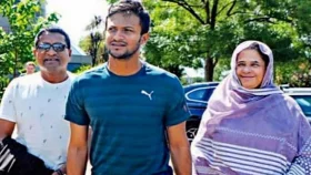 তামিমকে দেখতে হাসপাতালে সাকিবের বাবা-মা