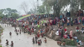 হাটহাজারীতে মন্দাকিনী স্নান ও মেলা সম্পন্ন