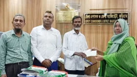 সরকারের ঈদ উপহার পেলেন সীমান্তে নিহত ফেলানীর পরিবার