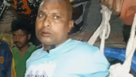 সরকারি চাল চুরির সময় স্বেচ্ছসেবক দল নেতা আটক, দল থেকে বহিষ্কার