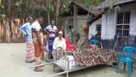 উঠানে ১৬ ঘণ্টা বাবার মরদেহ, সম্পত্তি ভাগাভাগিতে ব্যস্ত ৯ সন্তান