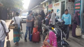 ফাঁকা হচ্ছে ঢাকা
