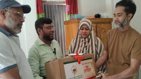 রাজধানীতে শহীদ পরিবারের&nbsp;মাঝে ঈদ উপহার বিতরণ