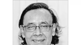 ক্ষুধার জ্বালায় ভিক্ষার থালা!