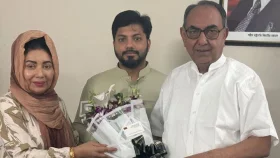 দোয়া নিতে মির্জা আব্বাসের বাসায় ইশরাক