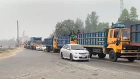 টাঙ্গাইলে ১৪ কি&zwnj;লো&zwnj;মিটার সড়&zwnj;কে যানজট