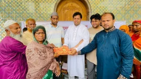 হালিমা-খালেক ফাউন্ডেশনের উদ্যোগে ঈদ উপহার