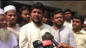 আ. লীগ নিষিদ্ধের বিষয়ে সরকার একা সিদ্ধান্ত নেবে না: তথ্য উপদেষ্টা
