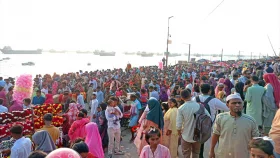চট্টগ্রামের বিনোদন কেন্দ্রগুলোতে দর্শনার্থীদের উপচে পড়া ভিড়