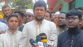 দেশকে অস্থিতিশীল করার চেষ্টা করলে হার্ড লাইনে যাবে সরকার: তথ্য উপদেষ্টা