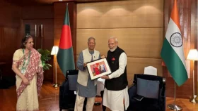 মোদিকে যে উপহার দিলেন ড. ইউনূস