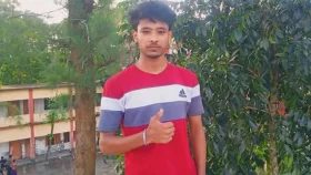 তুচ্ছ ঘটনায় ছাদে ডেকে নিয়ে বন্ধুকে ছুরিকাঘাতে হত্যাচেষ্টা